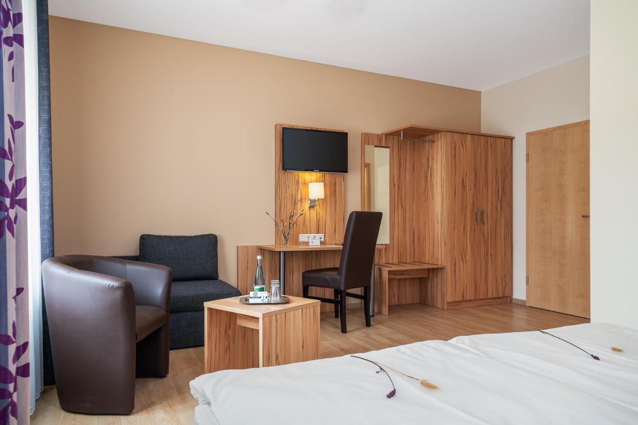 Classicx Landhaus & Hotel - Bed & Breakfast Gensingen Extérieur photo