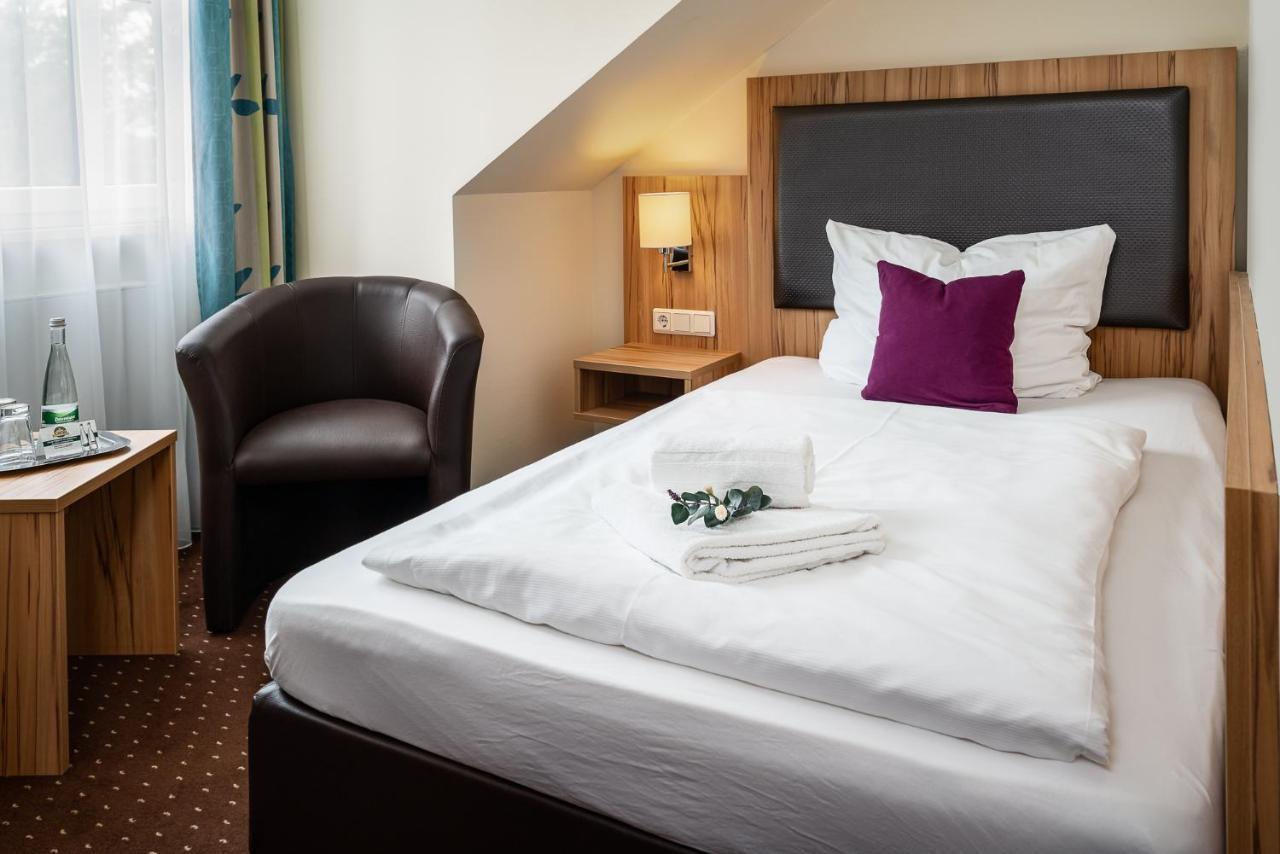 Classicx Landhaus & Hotel - Bed & Breakfast Gensingen Extérieur photo