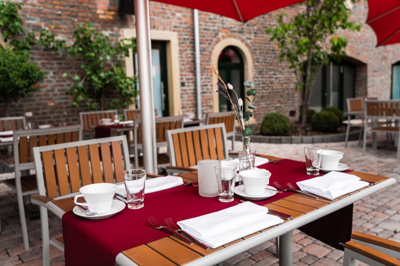 Classicx Landhaus & Hotel - Bed & Breakfast Gensingen Extérieur photo